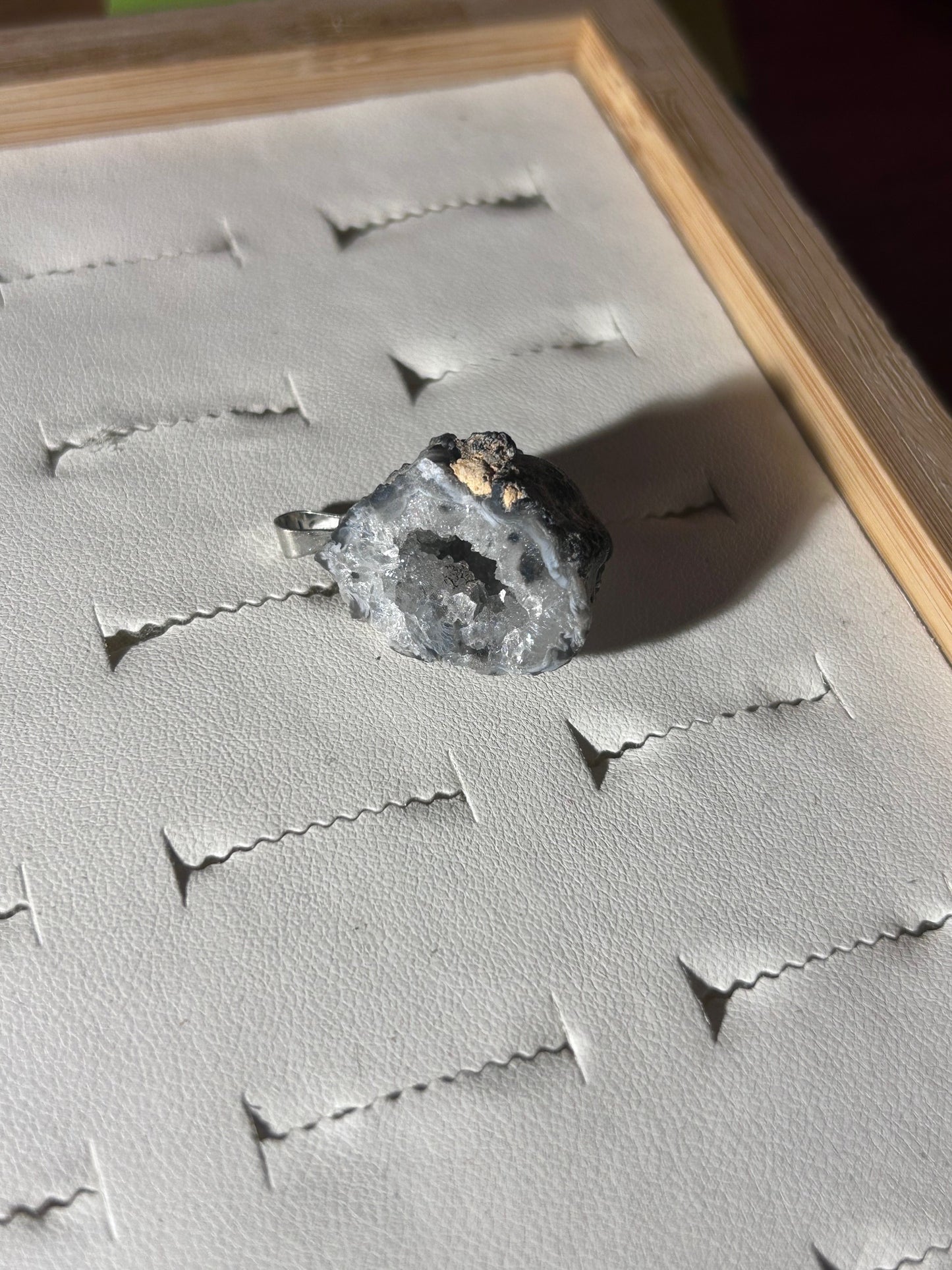 Hängsmycke agat minigeod